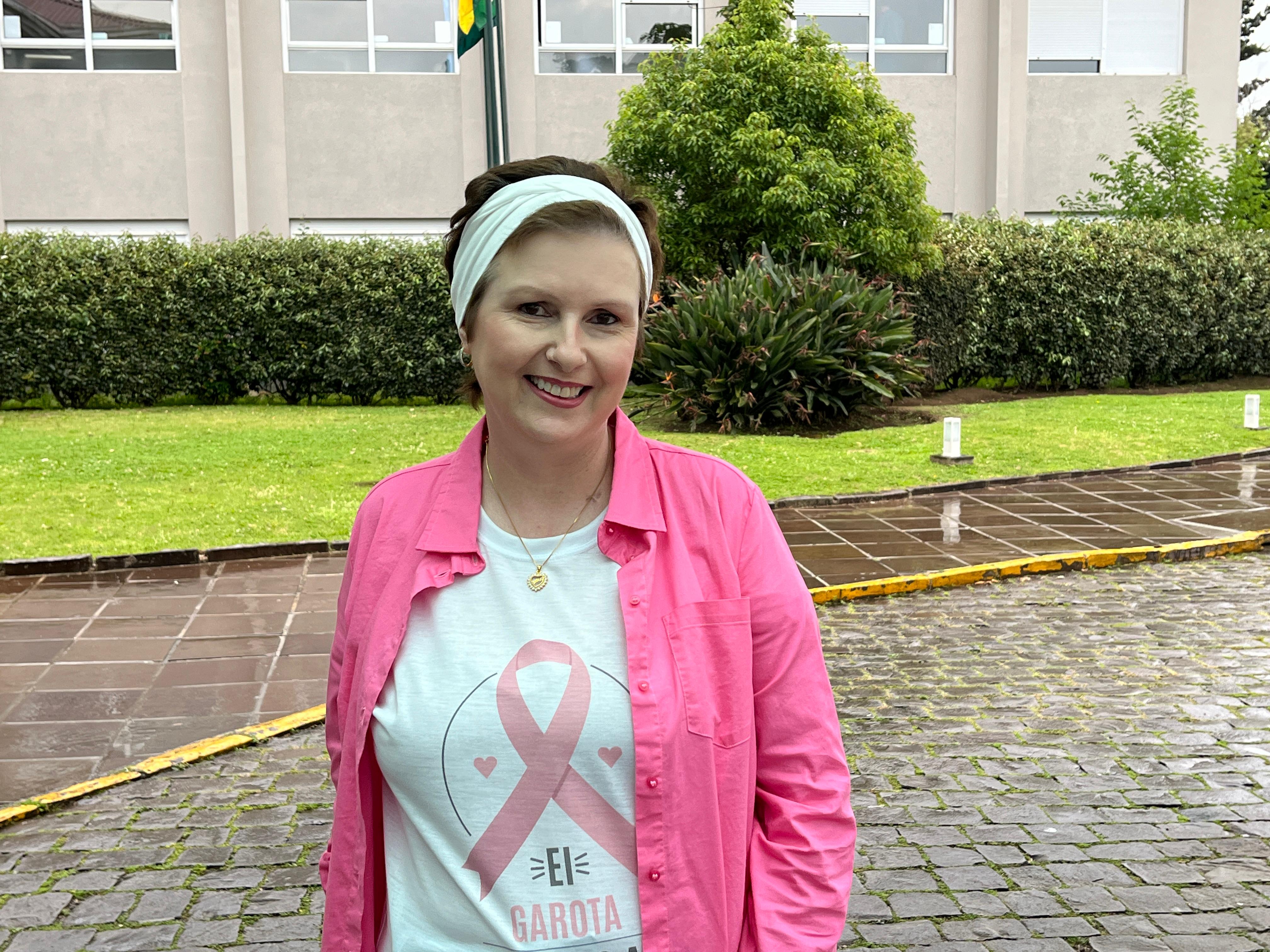 “Coloque-se sempre em primeiro lugar”, aconselha enfermeira da Unimed Nordeste-RS que descobriu a importância do autocuidado ao vencer o câncer de mama