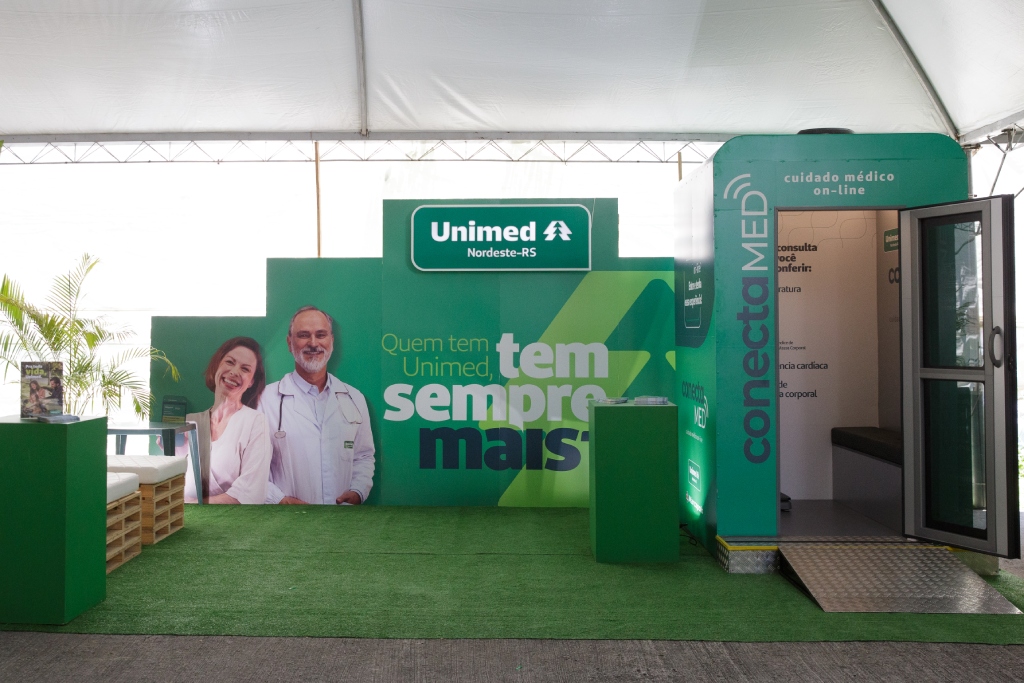 Unimed Nordeste-RS oferece atendimento em cabine de telemedicina e quick massage gratuitos aos 18 mil visitantes do 4º Festival Sálvia